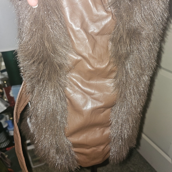 Brown Faux Fur Women's Vest NWT Pit To Pit 20 - Picture 6 of 10